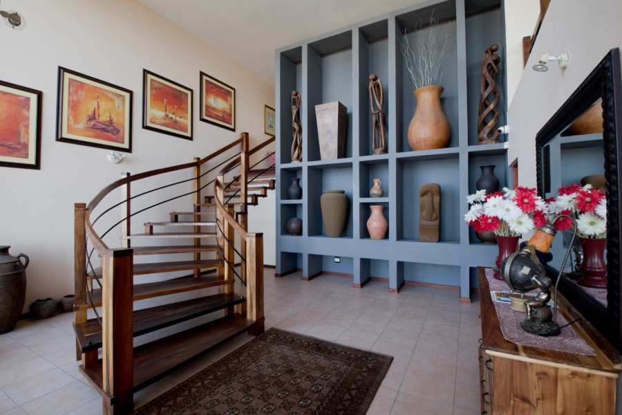 7 Bedroom Property for Sale in Outeniqua Strand Western Cape